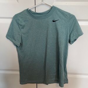 women’s nike dri-fit tshirt